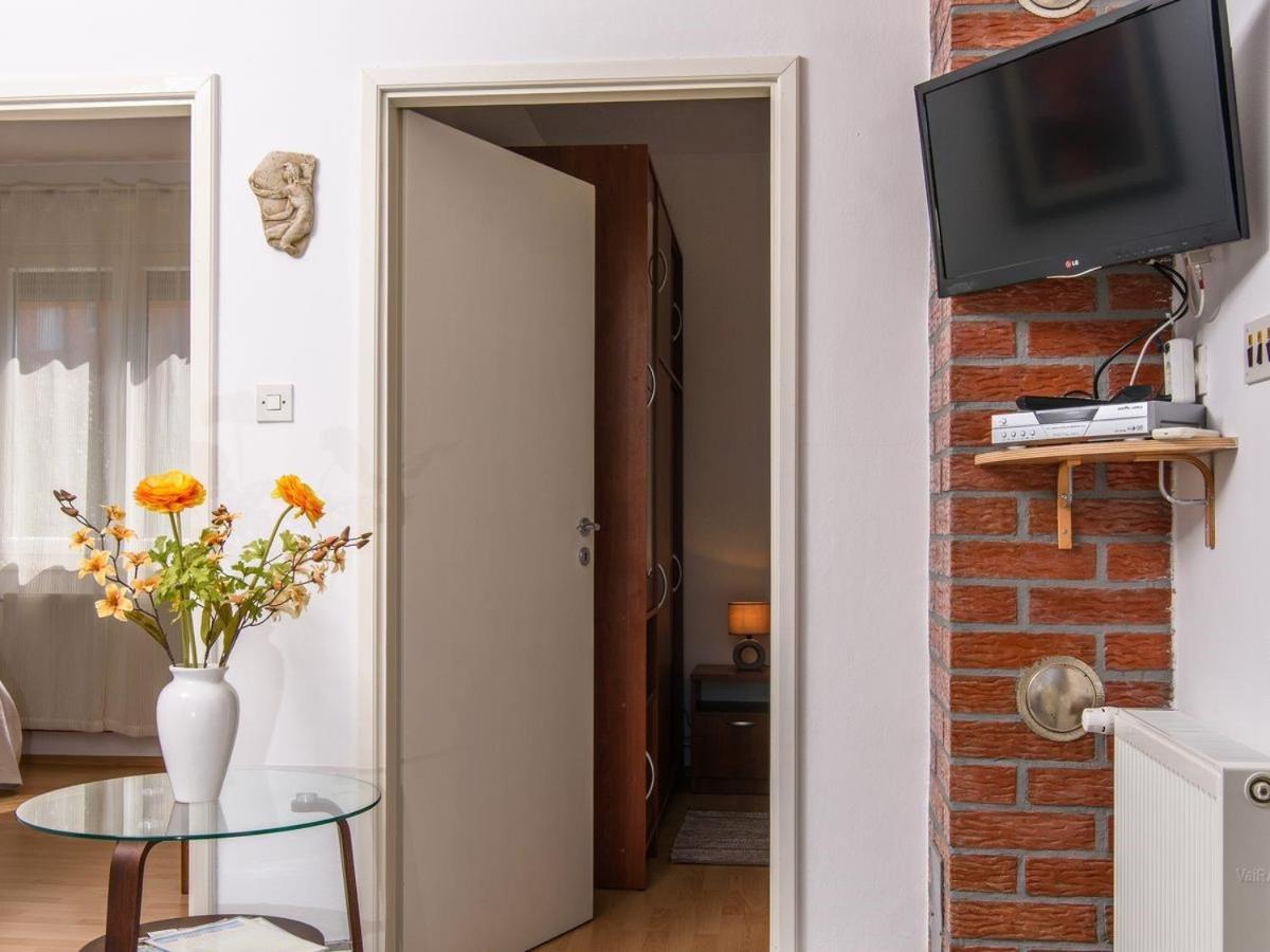 Apartments Beba - Peaceful Location 特罗吉尔 外观 照片